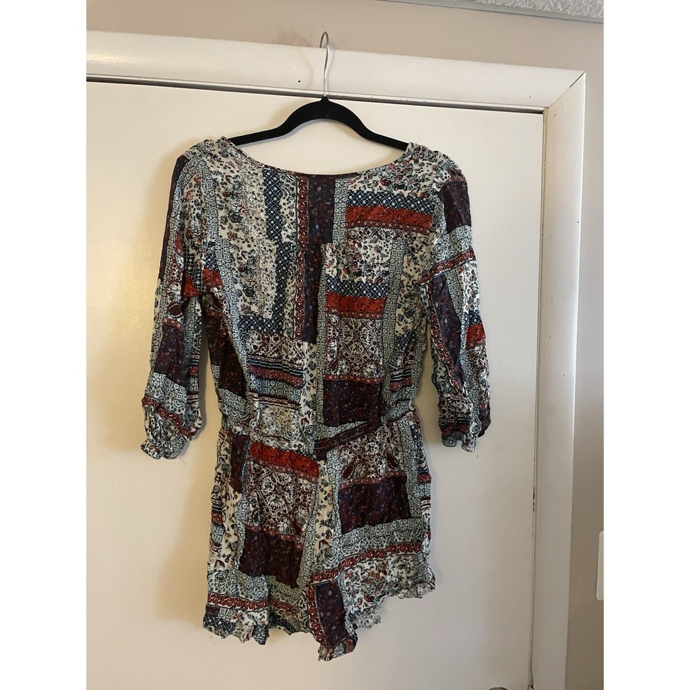 Mossimo Supply Co. Medium 3/4 Sleeve Scoop Neck Patch Quilt Pattern‎ Romper - Picture 2 of 2